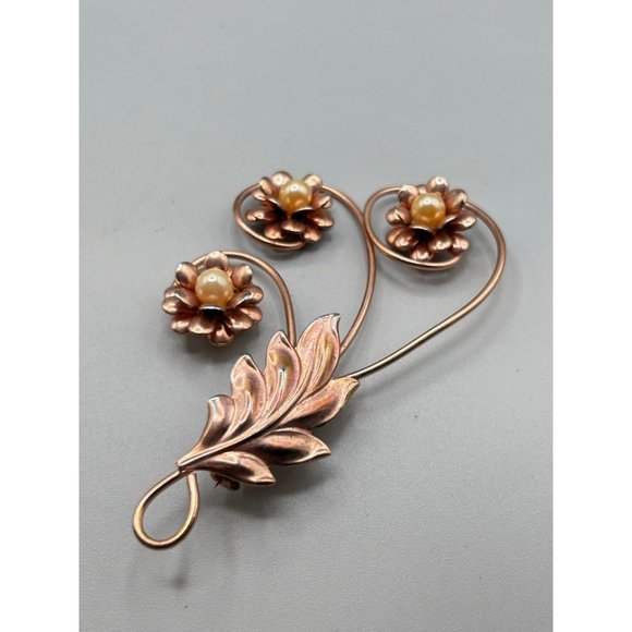 Large Flower with Stem Brooch 1940s Vintage Costume Pin Flower with Faux Pearls - Picture 3 of 5